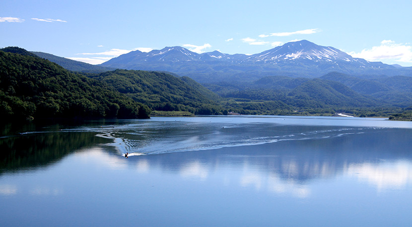 忠別湖と旭岳