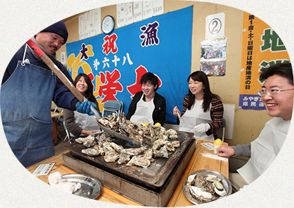 冬の松島に来たら名物「牡蠣小屋」へ！