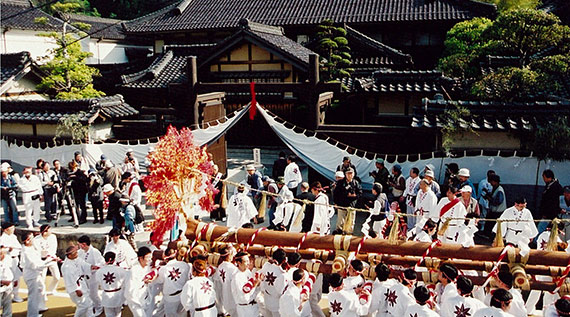 諏訪神社式年柱祭り