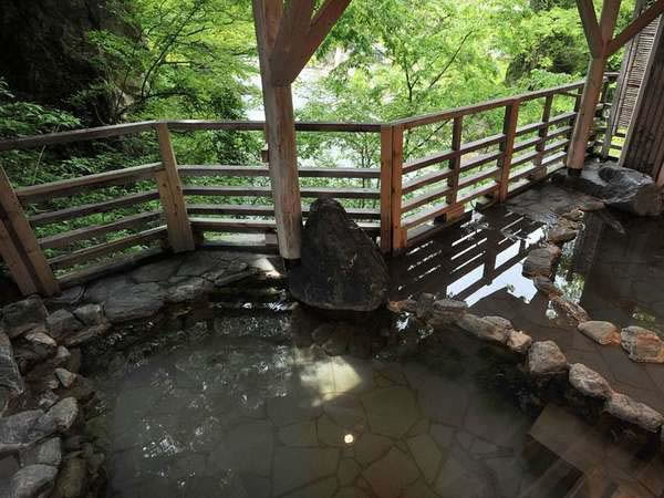 水上唯一の谷川岳を望む絶景と16種の湯巡りの宿　水上館