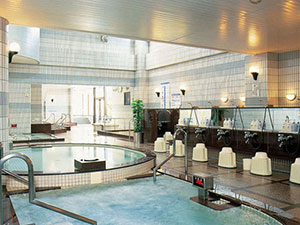 １６種類の大浴場とホテル　北陸健康センターアラピア