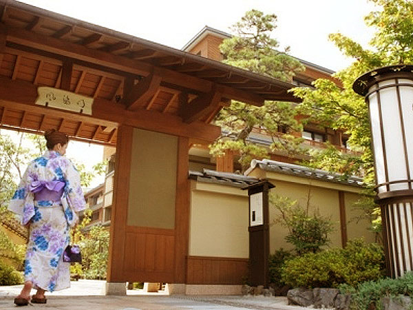 京都嵐山温泉　花伝抄