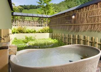 １１種類の貸切露天風呂　水上高原／奥利根温泉　ホテルサンバード