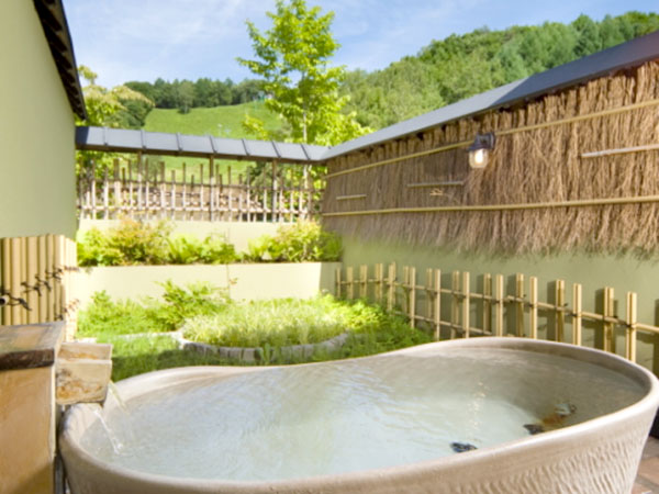 11種類の貸切露天風呂　水上高原／奥利根温泉　ホテルサンバード