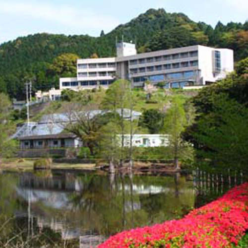 湖畔のリゾートホテル　いこいの村いむた池