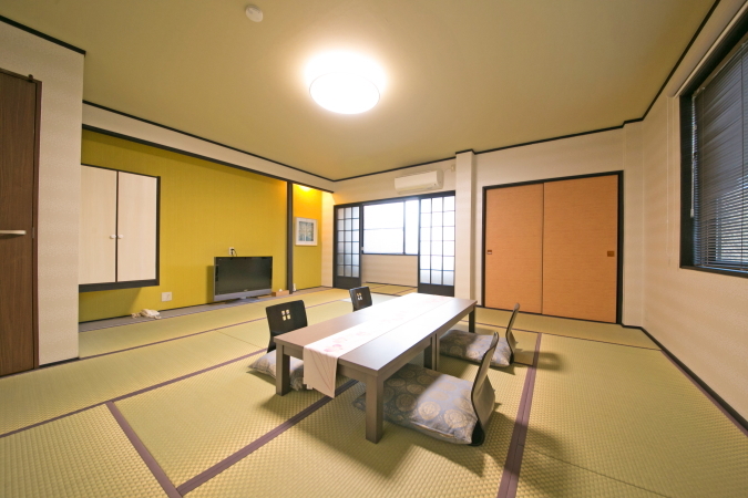 Family Room 21 to 25 Sq M