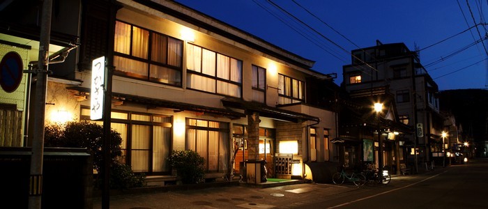 つかさや旅館玄関