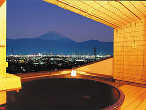 甲府の夜景を独占する温泉　１１種類の風呂　ホテル神の湯温泉