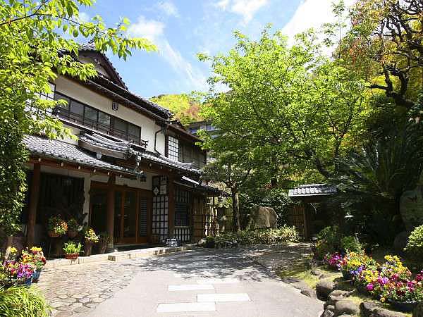 土肥温泉の庭園旅館　玉樟園新井