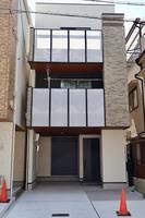 岸里玉出@Maison Le Blanc 白練/民泊