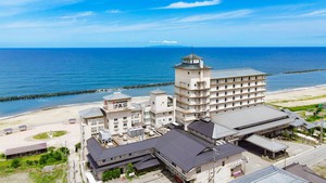 11月、紅葉を見に新潟へ。夕日が見られる瀬波温泉の宿 | お湯たび