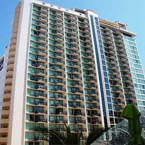 THE　IMPERIAL　HAWAII　RESORT　AT　WAIKIKI