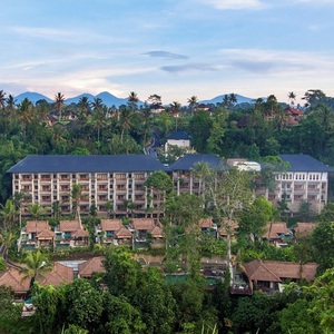 THE　LOKHA　UBUD　RESORT,　VILLA　AND　SPA