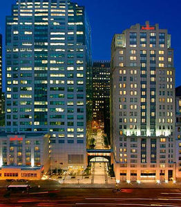 NEW　YORK　MARRIOTT　AT　THE　BROOKLYN　BRIDGE
