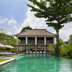 COMO　UMA　UBUD