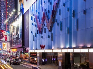 W　NEW　YORK　-　TIMES　SQUARE