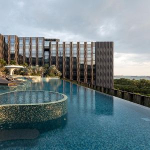 THE　OUTPOST　HOTEL