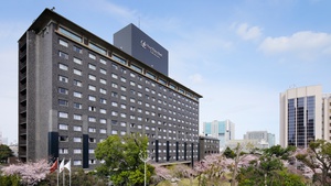 東京で葉巻が吸えるバーのあるホテルはどこでしょうか？