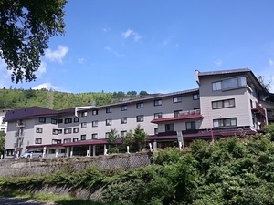 志賀高原スキー場に友達と行くおすすめの安いホテル