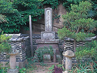 三浦義村の墓・写真