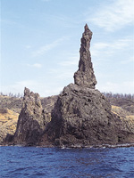 ローソク岩（観音岩）