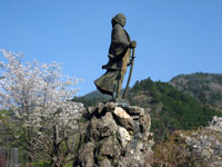 吉村虎太郎の像・写真