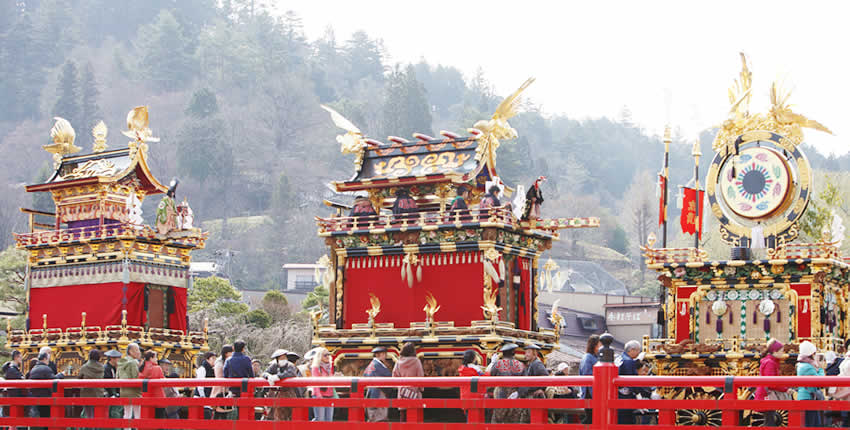 春天的高山祭(高山市)