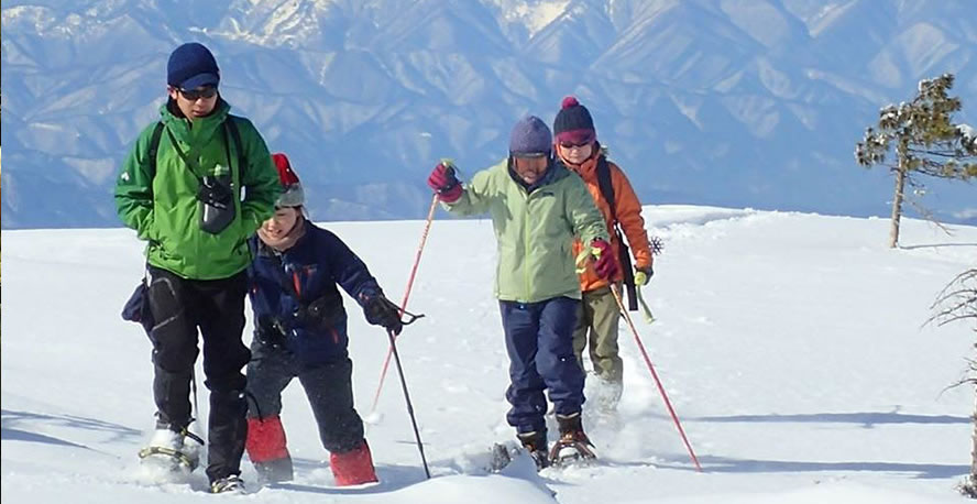 標高2,100mに泊まる、大人の雪遊び