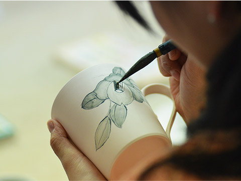 自分だけの器をお土産に 絵付け・ロクロ体験