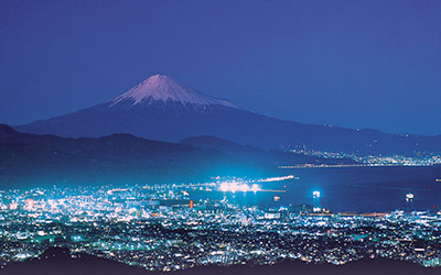 日本平からの夜景と富士山（静岡市）