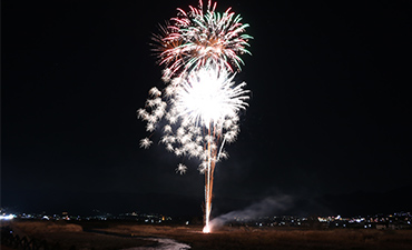 石和温泉 冬花火