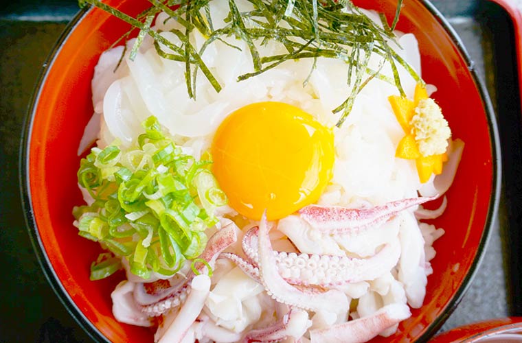 よし乃やの名物イカ丼