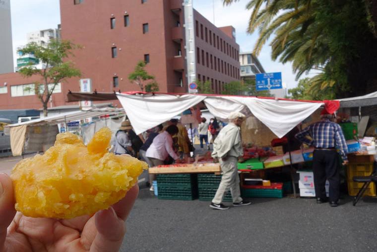 「日曜市」大平商店の「いも天」