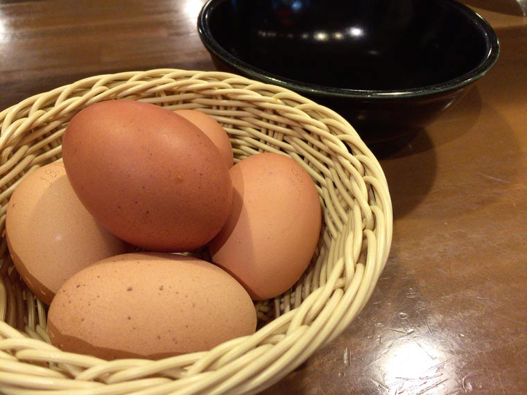 無料生卵で味変を楽しめる!東大