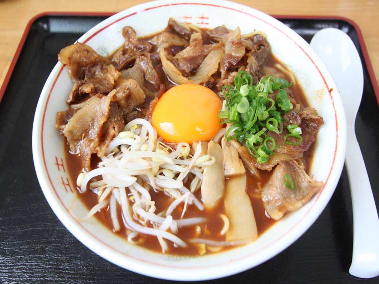 開店から閉店まで混み合う人気店!春陽軒