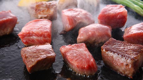 オリーブ牛料理