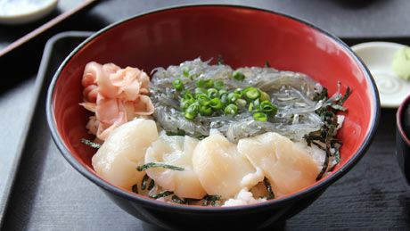 生シラス丼