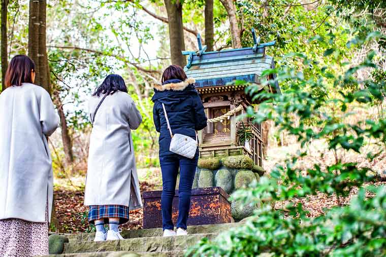 アカオハーブ&ローズガーデン「曽我浅間神社」