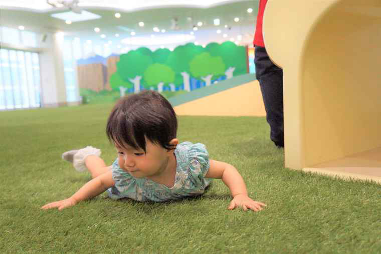 アンパンマンミュージアム ひろば 人工芝