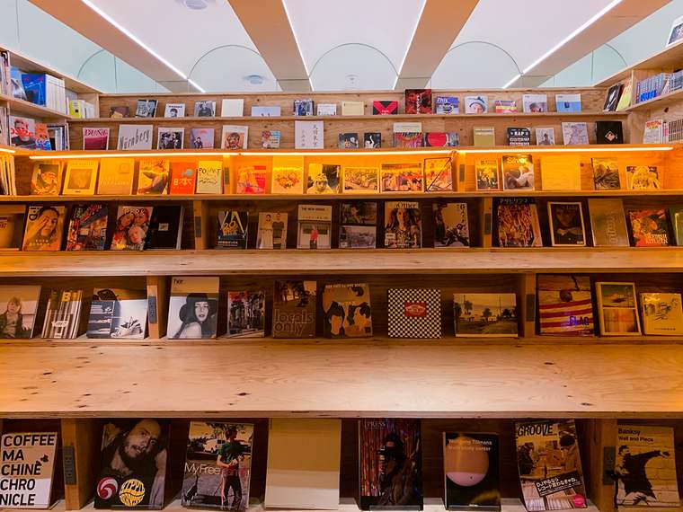 「BOOK AND BED TOKYO SHINJUKU」新宿歌舞伎町 ホテル 本屋
