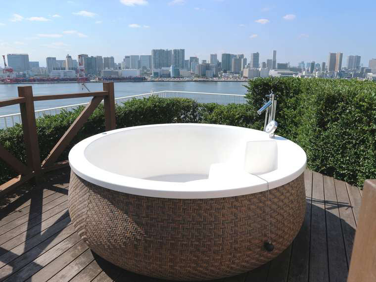 ヒルトン東京お台場「ワンニャイトステイ」プラン 屋外ジェットバス
