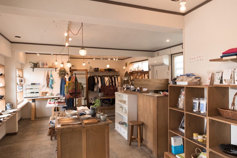 弘前 セレクトショップ ao + 水玉(アオトミズタマ)