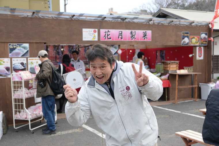 おみやげ販売店「花月製菓」の社長さん
