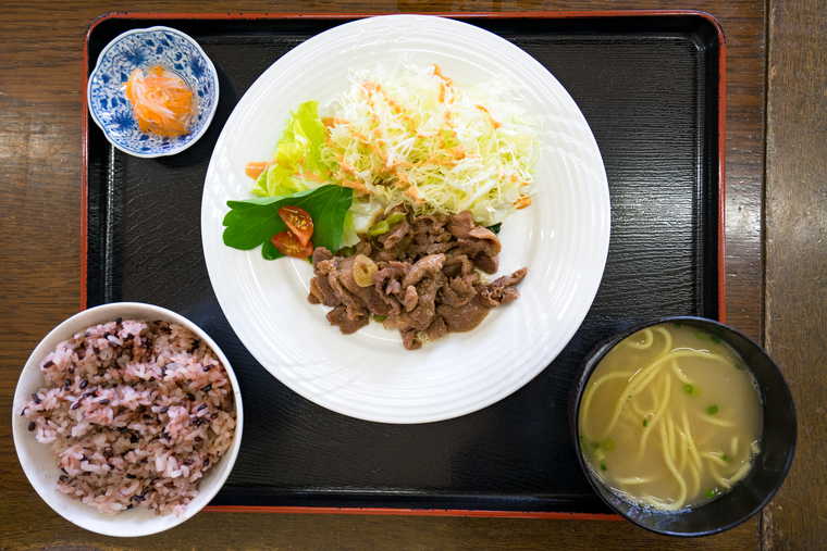 西表島 猪狩家定食