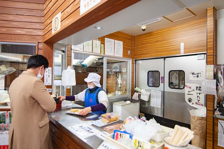 「定義とうふ店」店内