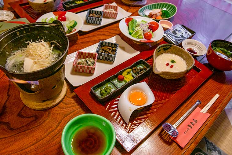 金具屋 麦とろ朝ご飯