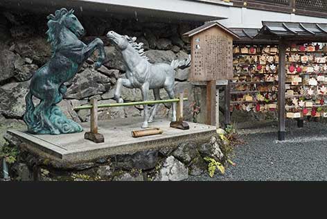 貴船神社は絵馬発祥の地です