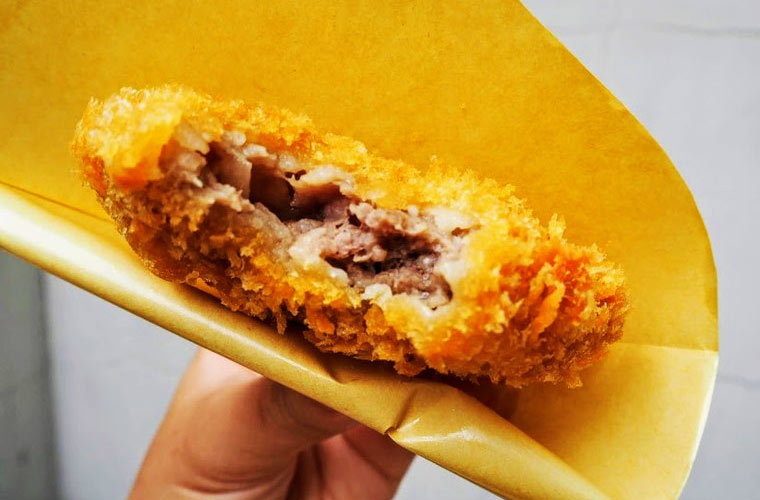 十一屋精肉店の「メンチカツ」
