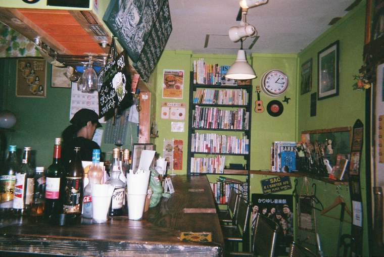 ハンバーガー店「louie louie(ルイルイ)」