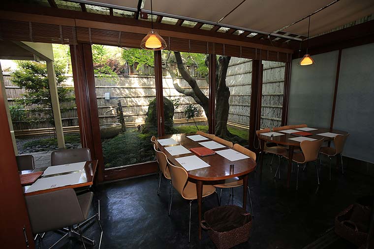 よーじや嵯峨野嵐山店 ショップ&カフェ